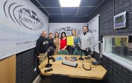 Радију Kонтакт Плус плакета УНС-а поводом 25 година рада Радију Kонтакт Плус плакета УНС-а поводом 25 година рада