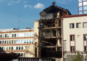 Столтенберг: Сваки изгубљени живот је трагедија, што је био случај и у Србији
