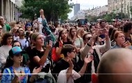 На протесту у Београду затражено доношење регистра о силоватељима и уклањање спорног интервјуа