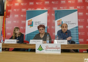 Savet za štampu: Sve više kršenja kodeksa novinara u Srbiji Savet za štampu: Sve više kršenja kodeksa novinara u Srbiji