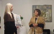 „Бели божур“ уручен Гордани Ђорић, Аљбин Курти није дошао по „Црни божур“ „Бели божур“ уручен Гордани Ђорић, Аљбин Курти није дошао по „Црни божур“
