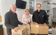 Јованка и Рајко Каришић поклонили књиге Дому културе у Грачаници Јованка и Рајко Каришић поклонили књиге Дому културе у Грачаници
