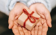 Хуманитарне новинарске акције и приче које су сиромашнима и болеснима улепшале Божић Хуманитарне новинарске акције и приче које су сиромашнима и болеснима улепшале Божић