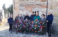 Novinari na Davidovićevom grobu: Za slobodu novinarstva vredi živeti