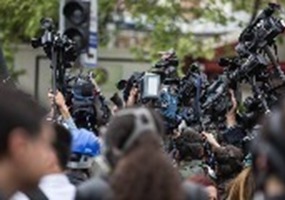 Уређивао државу и медије: Према тврдњама СДТ-а, Мијајловић створио мрежу за таргетирање неистомишљеника Уређивао државу и медије: Према тврдњама СДТ-а, Мијајловић створио мрежу за таргетирање неистомишљеника