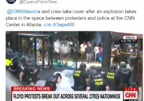 Сукоби демонстраната и полиције широм САД, блокирана Бела кућа, каменицама на седиште Си-Ен-Ена
