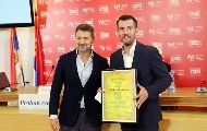 Милан Поповић на уручењу награде „Ђоко Вјештица“: Вредело је радити некада и до ивице пуцања Милан Поповић на уручењу награде „Ђоко Вјештица“: Вредело је радити некада и до ивице пуцања