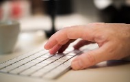 Омбудсман покренуо истрагу по службеној дужности поводом одлуке ЦИК-а да одбије акредитације већини српских редакција за праћење локалних избора Омбудсман покренуо истрагу по службеној дужности поводом одлуке ЦИК-а да одбије акредитације већини српских редакција за праћење локалних избора