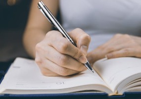 Бранка Лазић у писму УНС-у: Јавно сам таргетирана кроз дело „Линчују Бранку“ Бранка Лазић у писму УНС-у: Јавно сам таргетирана кроз дело „Линчују Бранку“