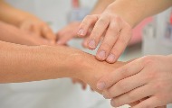 УНС позива новинаре и медијске раднике на бесплатан преглед коже, пријаве до 29. септембра УНС позива новинаре и медијске раднике на бесплатан преглед коже, пријаве до 29. септембра