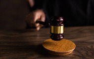 Апелациони суд оборио и другу пресуду за паљење куће новинара Милана Јовановића. Од следеће недеље сва четворица окривљених за тај злочин поново на истој оптуженичкој клупи Апелациони суд оборио и другу пресуду за паљење куће новинара Милана Јовановића. Од следеће недеље сва четворица окривљених за тај злочин поново на истој оптуженичкој клупи